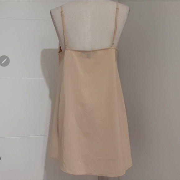 🍋For Love and Lemons Mini Length Nude V-Neck Slip - MEDIUM - Picture 11 of 11